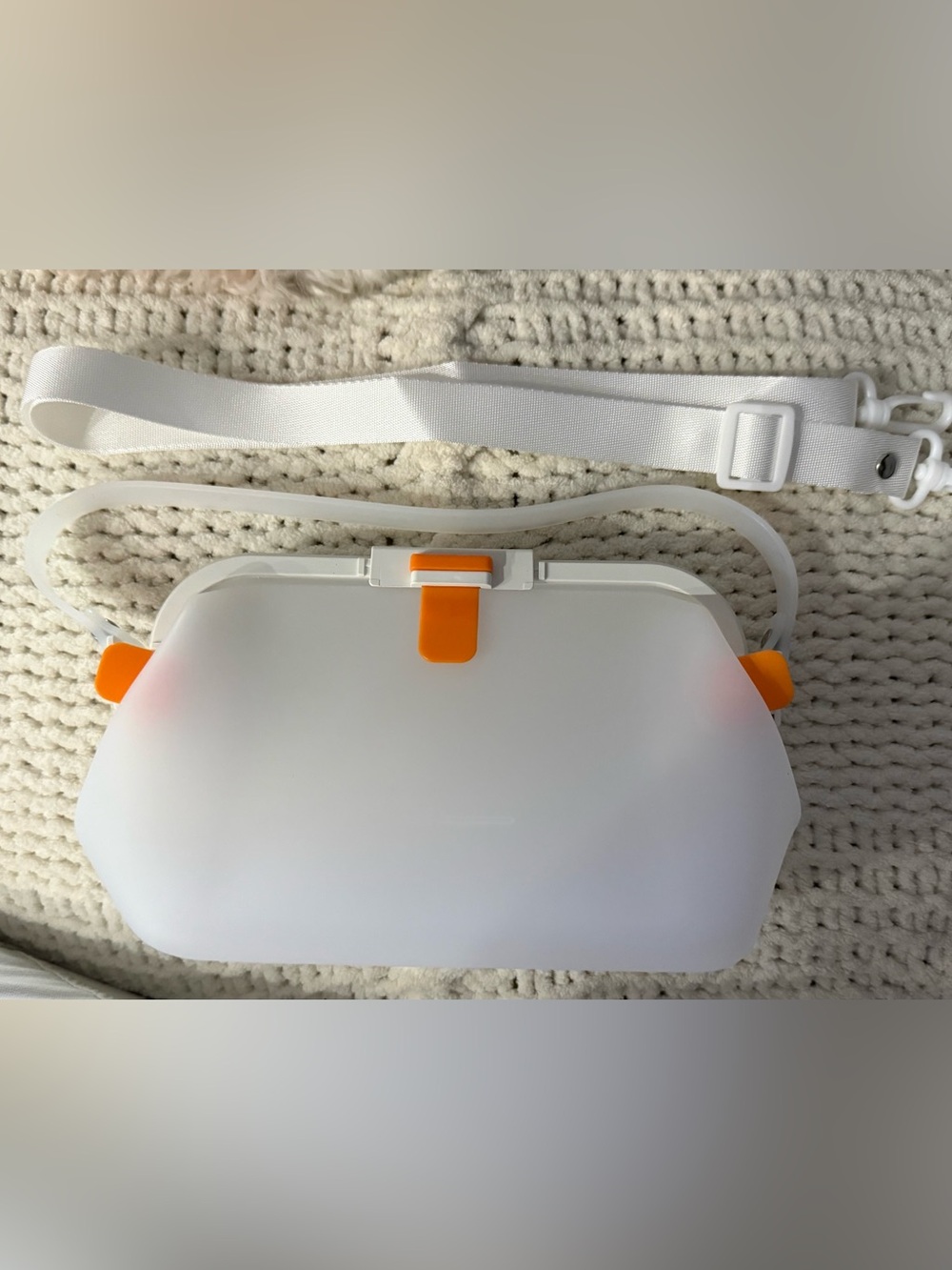Huggea Jellybean cross body silicone bag, NEW, original packaging